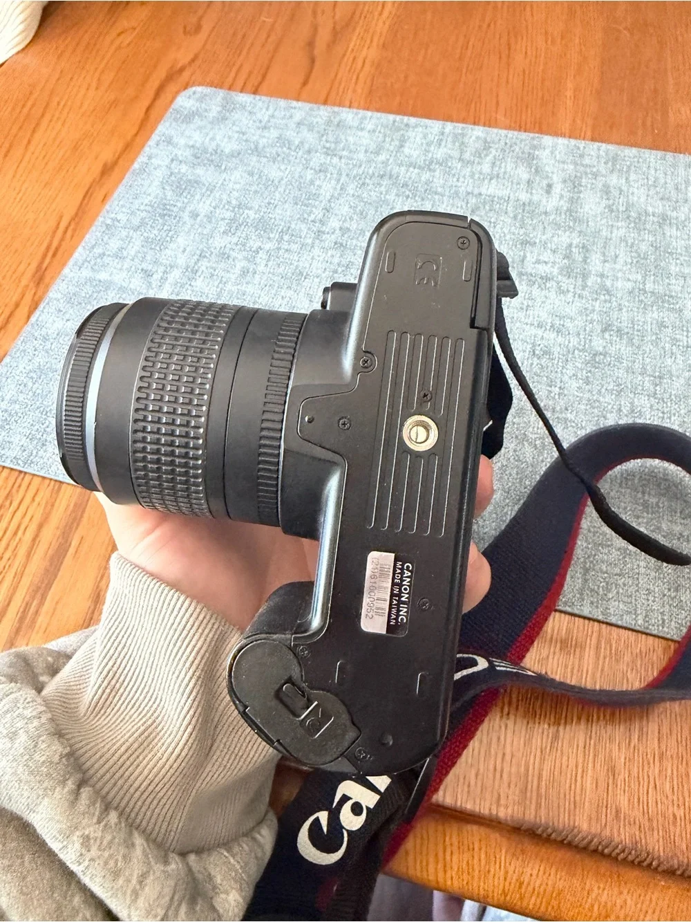 WORKING Canon DSLR Film Camera with Black Body and Blue-Red EOS Strap